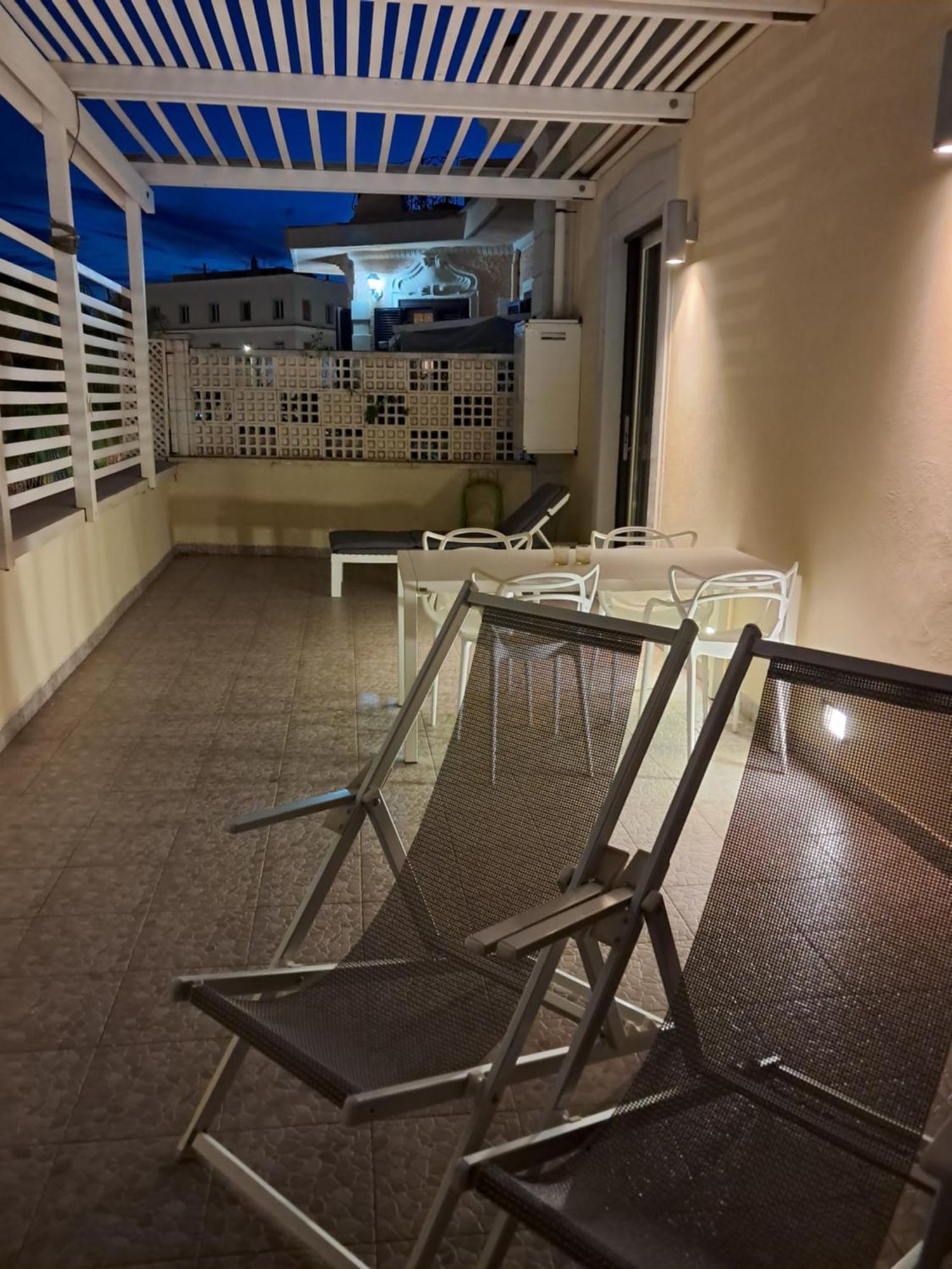Rome, Beautiful Apartment In A Vintage Building Lido di Ostia Eksteriør bilde